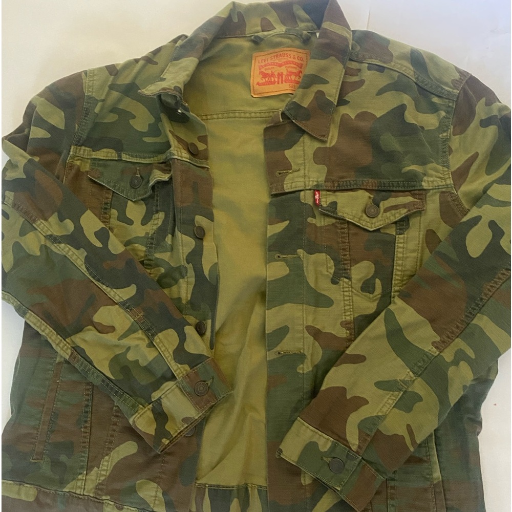 Levis Camo Trucker Jacket
Phalarope X-Large